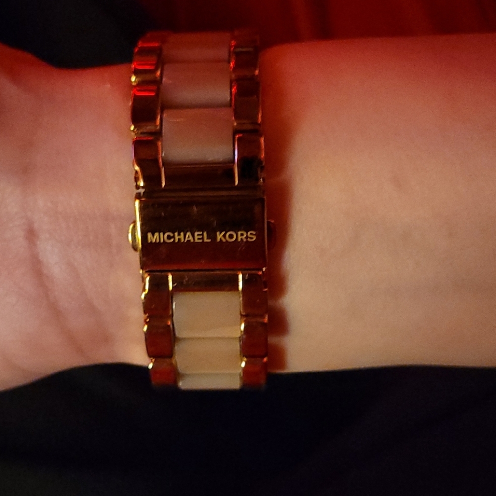 MK watch - Picture 3 of 6
